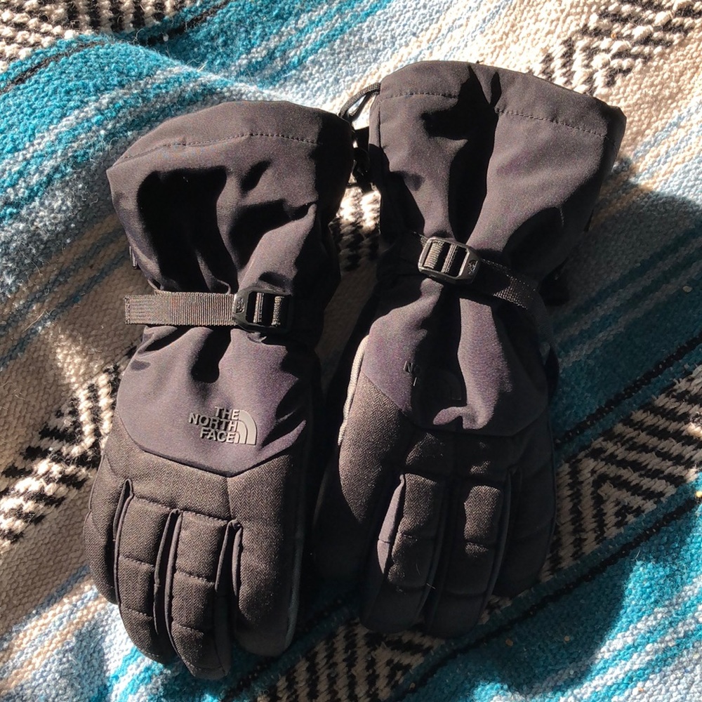 North face gloves